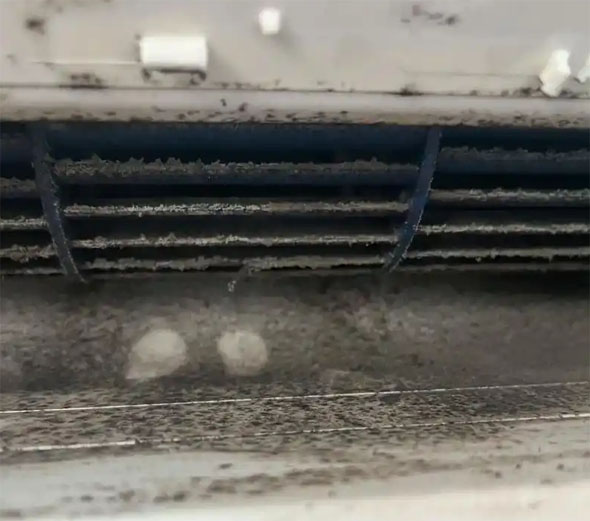 宁陕空调吹的风有股烧焦味是怎么回事